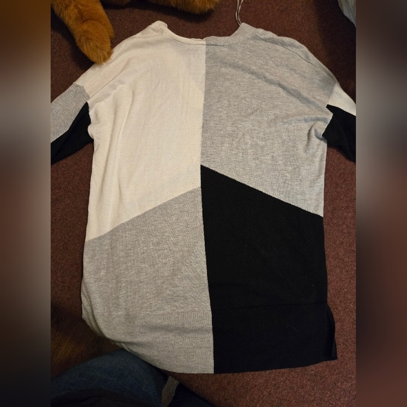New INC V-Neck Oversized Sweater In Small - Picture 9 of 9